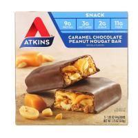 Atkins, Закуска, шоколадно-карамельный батончик с арахисом и нугой, 5 батончиков, 1,6 унц. (44 г) каждый