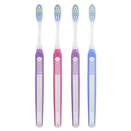 Oral-B, Улучшенная очищающая зубная щетка. мягкая добавка, 4 шт.