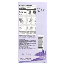 Lily's Sweets, Плитка экстра темного шоколада, соленый миндаль, 70% какао, 80 г (2,8 унции)